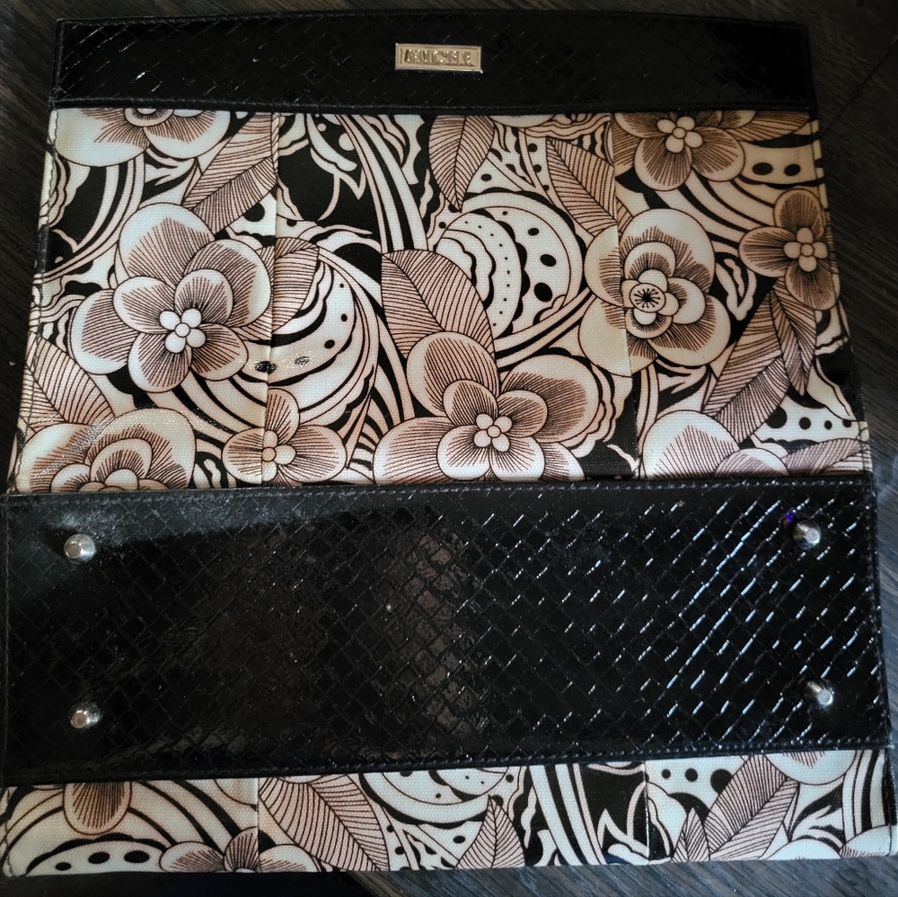 Miche Handbag and Shells - Picture 2 of 14